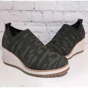 Sofft Women's Wedges in Camouflage Green sz 8.5